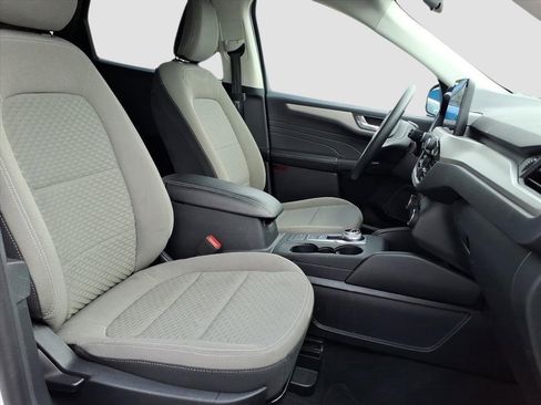 Used 2021 Ford Escape SE image 9