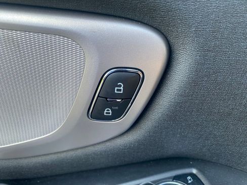 Used 2025 Ford Expedition Active image 14