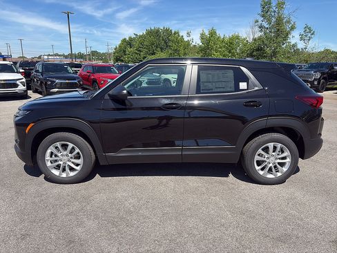 New 2026 Chevrolet TrailBlazer LS w/ LS Convenience Package FWD image 2