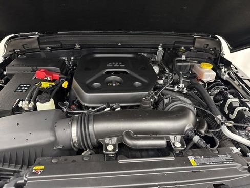 Used 2025 Jeep Wrangler Sport image 3