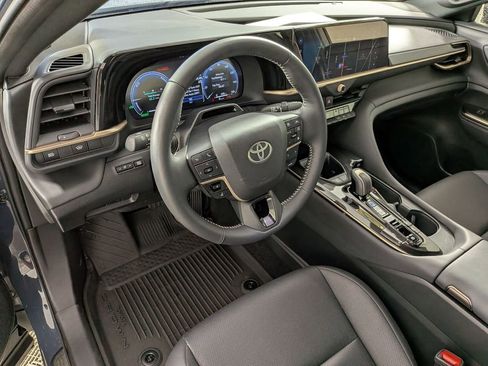 Used 2025 Toyota Crown w/ Advanced Technology Package AWD/4WD image 11