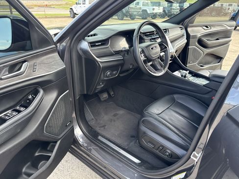 Used 2022 Jeep Grand Cherokee Overland image 10