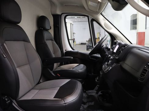 Used 2023 RAM ProMaster 2500 FWD image 13