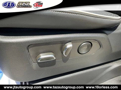 Used 2022 Cadillac Escalade ESV Premium Luxury AWD/4WD image 11