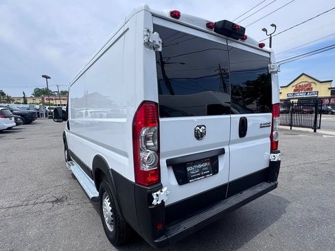 Used 2025 RAM ProMaster 2500 w/ U-Haul Equipment Group FWD image 5