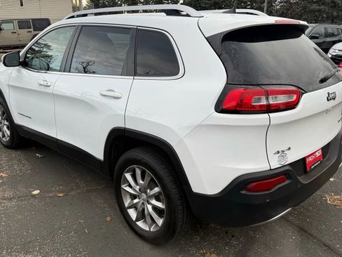 Used 2018 Jeep Cherokee Limited image 3