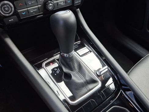 Certified 2025 Jeep Compass Limited AWD/4WD image 14