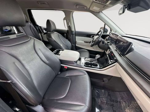 Used 2024 Kia Carnival SX image 29