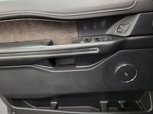 Used 2021 Ford Expedition Limited image 22