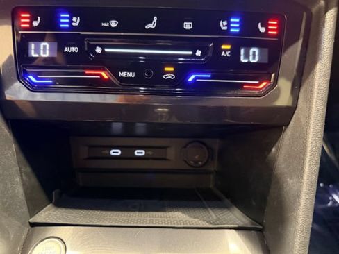 Used 2022 Volkswagen Tiguan SEL R-Line AWD/4WD image 46