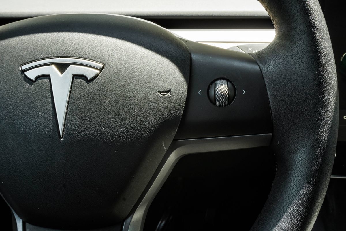 Used 2024 Tesla Model Y Long Range AWD/4WD image 27