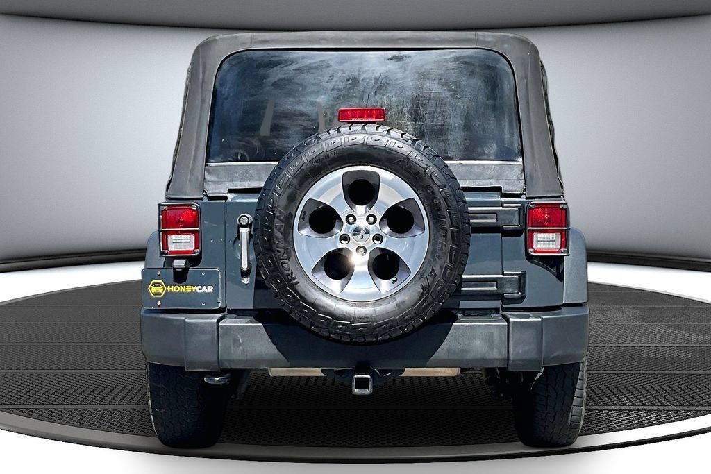 Used 2017 Jeep Wrangler Sport w/ Connectivity Group AWD/4WD image 5