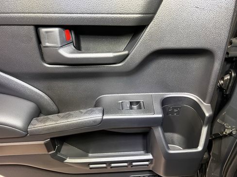 Used 2025 Toyota 4Runner SR5 image 39