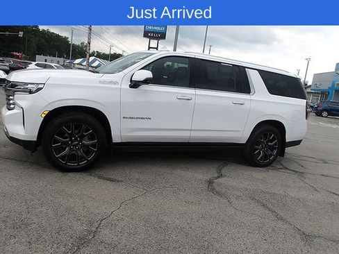 Used 2023 Chevrolet Suburban High Country AWD/4WD image 4