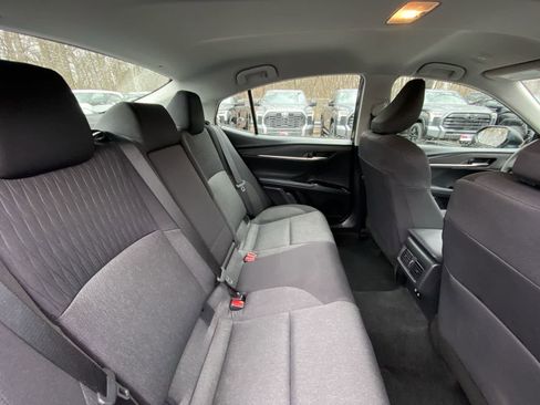 Used 2025 Toyota Camry LE image 31