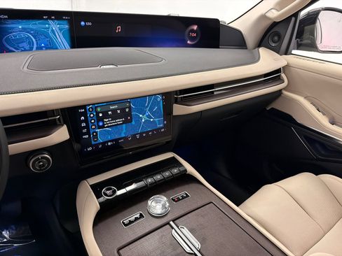 New 2027 Lincoln Navigator L Premier AWD/4WD image 29