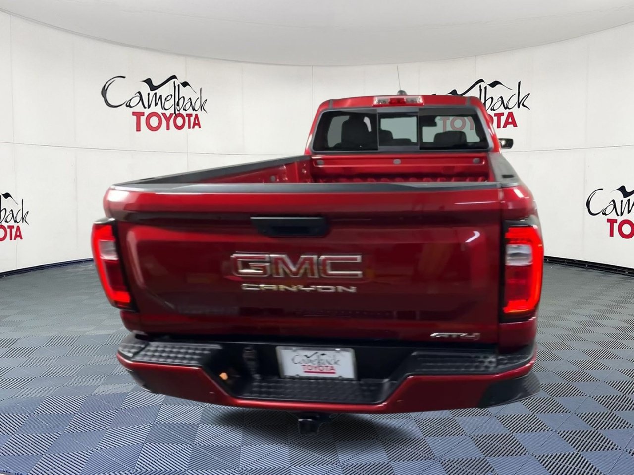 Used 2024 GMC Canyon AT4 w/ AT4 Premium Package AWD/4WD image 3