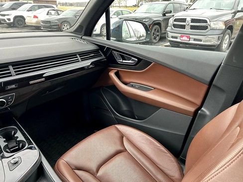 Used 2019 Audi Q7 3.0T Prestige image 11