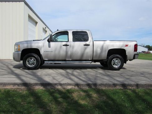 Used 2009 Chevrolet Silverado 2500 W/T AWD/4WD image 4