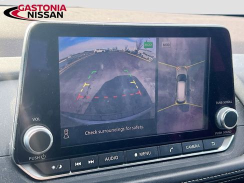 Used 2021 Nissan Rogue SV image 17