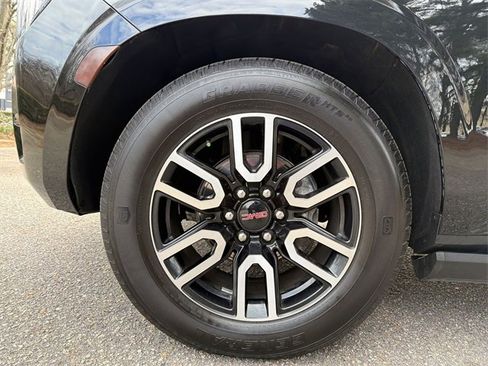 Used 2023 GMC Yukon AT4 w/ AT4 Premium Plus Package image 10