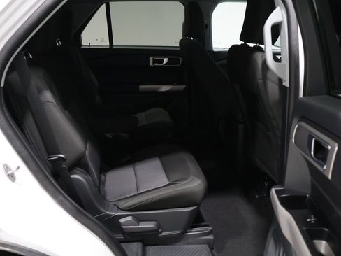 Used 2024 Ford Explorer XLT AWD/4WD image 20