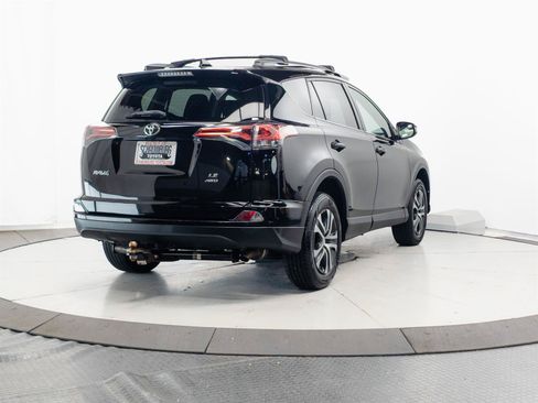 Used 2018 Toyota RAV4 LE w/ All Weather Liner Package AWD/4WD image 10