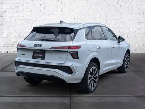 New 2026 Audi Q3 quattro 2.0T AWD/4WD image 5