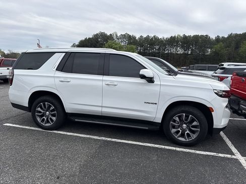 Used 2022 Chevrolet Tahoe LT w/ Luxury Package image 3