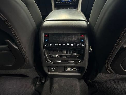 Used 2025 Jeep Grand Cherokee L Summit AWD/4WD image 35