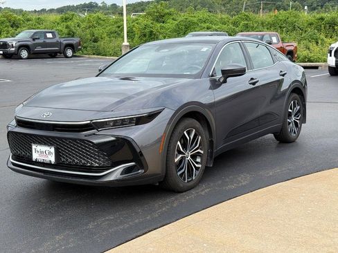 Used 2023 Toyota Crown image 9