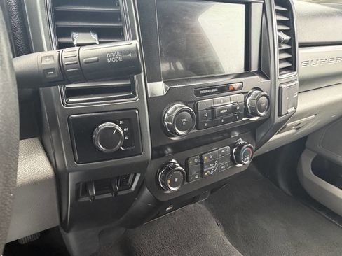 Used 2022 Ford F450 XLT image 8