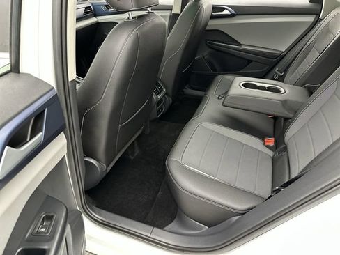 Certified 2024 Volkswagen Taos SE AWD/4WD image 23