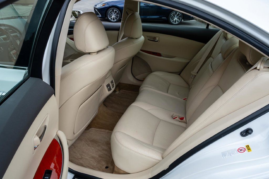Used 2011 Lexus ES 350 w/ Preferred Accessory Package FWD image 31