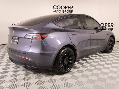 Used 2023 Tesla Model Y Long Range AWD/4WD image 19