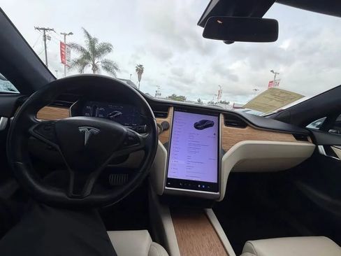 Used 2020 Tesla Model S Performance image 10