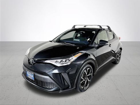 Used 2020 Toyota C-HR XLE FWD image 2