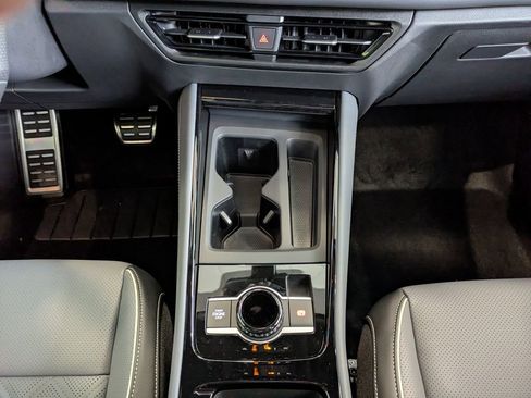 New 2026 Volkswagen Tiguan SEL R-Line image 18