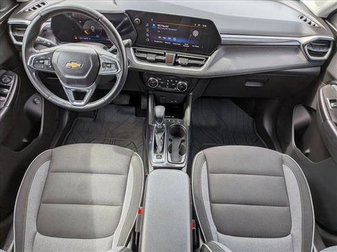 Used 2025 Chevrolet TrailBlazer LT w/ Convenience Package image 21