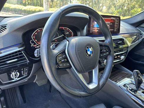 Used 2023 BMW 530i w/ Premium Package image 20