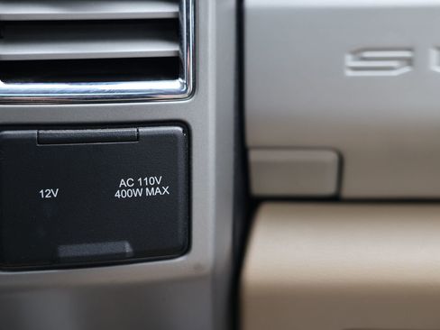 Used 2017 Ford F250 Lariat w/ Chrome Package image 30