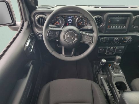 Used 2023 Jeep Gladiator Sport AWD/4WD image 12