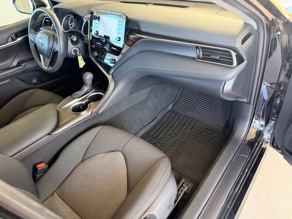 Used 2021 Toyota Camry LE FWD image 36