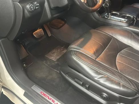 Used 2014 GMC Acadia Denali FWD image 27