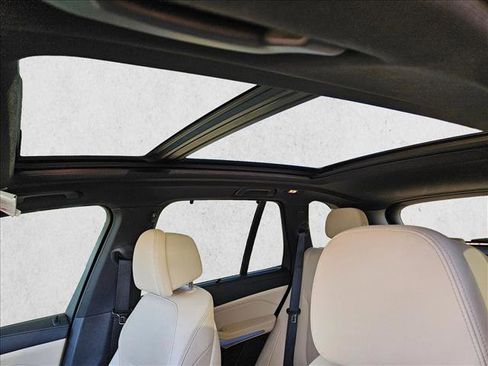 Used 2022 BMW X5 M50i w/ Executive Package image 16