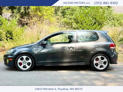Used 2010 Volkswagen GTI 2-Door FWD image 2