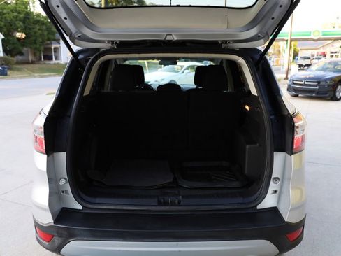 Used 2018 Ford Escape SE image 25