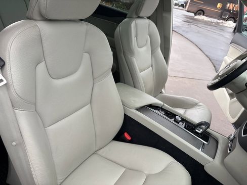 Certified 2023 Volvo XC90 B6 Plus w/ Protection Package Premier image 32