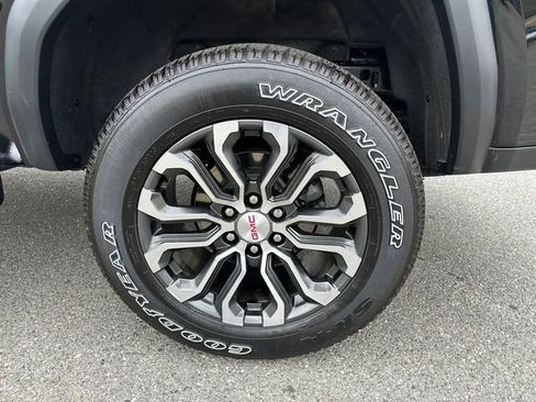 Used 2024 GMC Canyon Denali AWD/4WD image 13