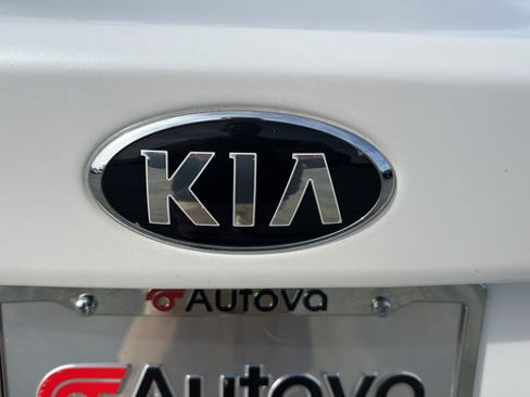 Used 2017 Kia Optima Premium FWD image 13